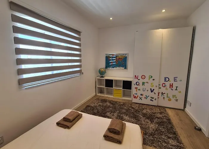 Villa The Poolside Bliss San Ġwann