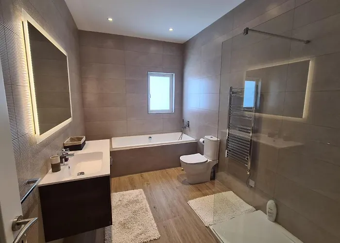 The Poolside Bliss San Ġwann