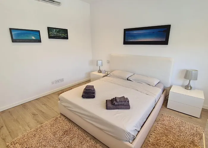 The Poolside Bliss San Ġwann