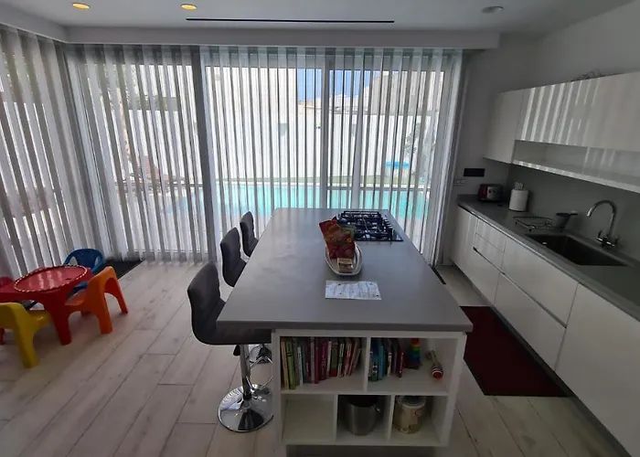 Villa The Poolside Bliss *