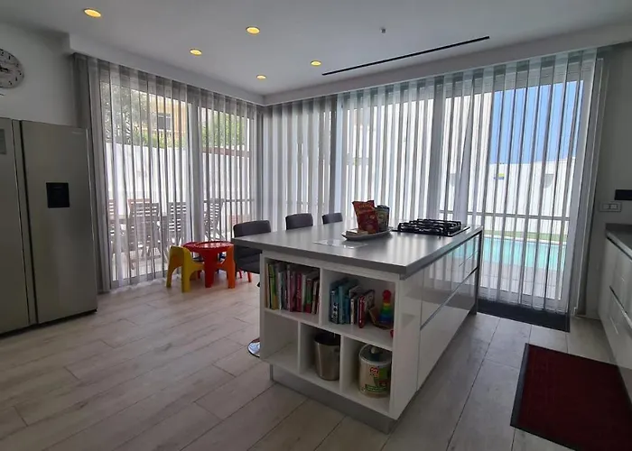 The Poolside Bliss Villa San Ġwann